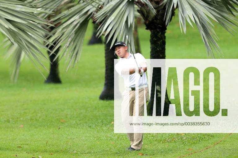 Singapore - Taihei Sato of Japan plays a shot on the 7th hole during the second round of the Singapore Open at the Serapong Course, Sentosa Golf Club. Golf 2019: Singapore Open - Second Round - ZUMAm170 88556639st