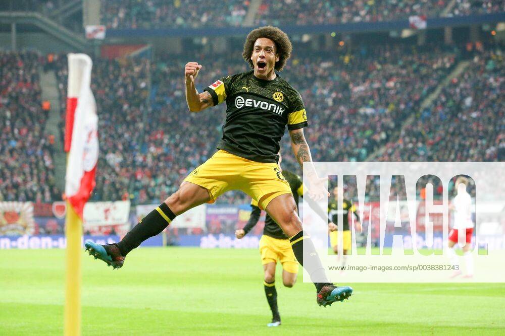 RB Leipzig Dortmund Fussball Bundesliga Leipzig 19 01 2019 Red Bull Arena Football Men 1 Bundesliga 18 Spieltag RB Leipzig Borussia Dortmund In the picture Goal for Dortmund Axel Witsel 28 Dortmund cheers for his goal to 0 1 According to the specifications of the DFL Deutsche Fußball Liga it is forbidden in the stadium and or from the game taken photographs in the form of sequence pictures and or video-like photo galleries to use or have used DFL regulations prohibit any use of photographs as image sequences and or quasi video