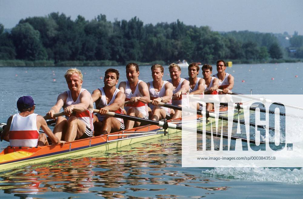 Deutschlandachter mit Steuermann während der Olympischen Spiele 1992 in Barcelona: Roland Baar, Armin Eichholz, Detlef Kirchhoff, Manfred Klein, Bahne Rabe, Frank Richter, Hans Sennewald, Thorsten Streppelhoff, Ansgar Wessling Rudern OS Sommer Herren Olympische Spiele 1992, Sommerspiele, Achter, 8er, 8 er Gruppe Barcelona Anstrengung, Kampf,
