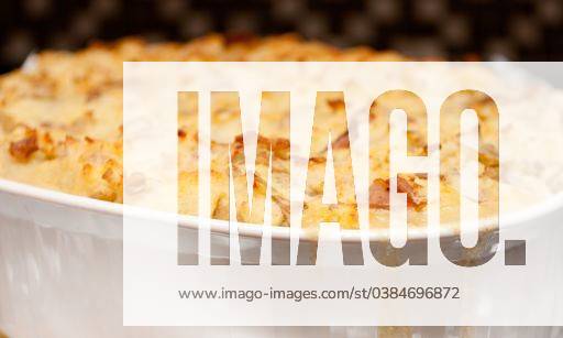 IMAGO Creative, Food, Pot Pie chicken pot pie with mashed potatoes ready to eat 1594412 RECORD DATE NOT STATED