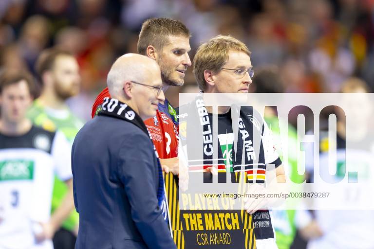 Bjarte Myrhol Nr 8 Norway is awarded man of the match by Daniel Guenther Germany vs Norway Semifinals Handball IHF Handball World Championship 25 01 19 Hamburg Hamburg Germany Barclaycard Arena