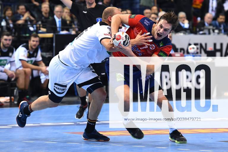 Handball WM Semifinal Germany Norway on 25 01 2019 in the Barclaycard Arena in Hamburg Paul Drux Germany left Magnus Rod Norway right xRx