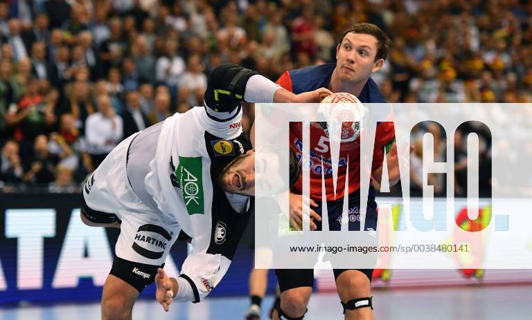 Jannik Kohlbacher Germany right litter Sander Sagosen Norway Germany Norway Norway IHF Handball World Championship 2019 Handball World Championship 2019 Men Men Men Men Handball Germany Germany Semifinal Match 1 half final Hamburg 25 1 2019