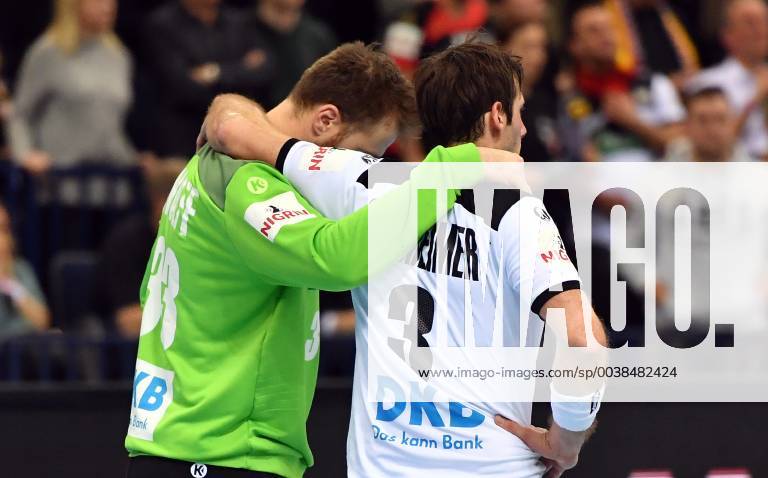 Andreas Wolff TW Germany and Uwe Gensheimer Germany Arm in Arm disappointed after the game Germany Norway Norway IHF Handball World Championship 2019 Handball World Championship 2019 Men Men Men Handball men Handball Germany Germany Semifinal Game 1 half final Hamburg 25 1 2019