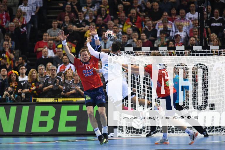 Fabian Wiede Germany left in throw Magnus Gullerud Norway right Goran Johannessen Norway Germany Norway Norway IHF Handball World Championship 2019 Handball World Championship 2019 Men Men Men Handball men Handball Germany Germany Semifinal Game 1 half final Hamburg 25 1 2019