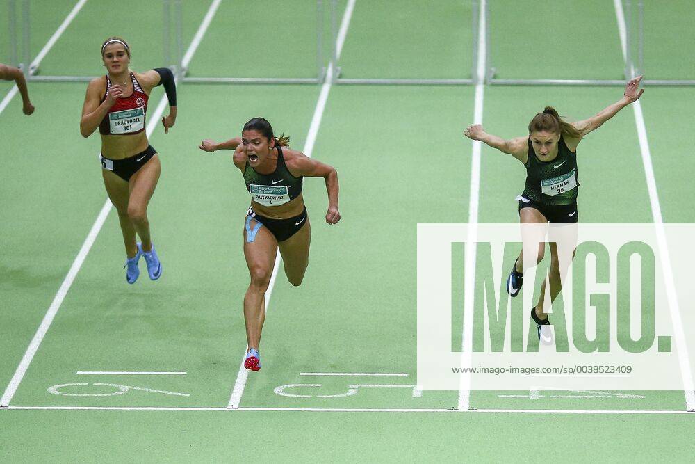 PSD Indoor Meeting Dortmund 27 01 2019 Finish in front Pamela Dutkiewicz TV Wattenscheid 01 left Louisa Grauvogel TSV Bayer 04 Leverkusen right Elvira Herman BLR PSD Indoor Meeting Dortmund on 27 01 2019 in the Helmut Koernig Halle in Dortmund Nordrhein Westfalen