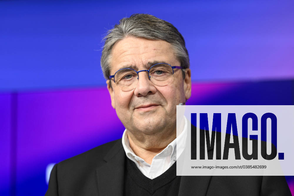 Sigmar Gabriel SPD , former party chairman and former Federal Foreign Minister, maischberger, Polittalk, TV, format, with presenter Sandra Maischberger, topic farmer protests and crises, Das Erste, 09 01 2024, Photo HMB Media Julien Becker