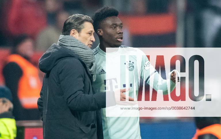 Soccer 1 Bundesliga Bayer 04 Leverkusen FC Bayern Muenchen v l Niko Kovac Trainer FC Bayern Muenchen gives instructions gesticulate gesticulate gesticulateando to Alphonso Davies FC Bayern Muenchen Leverkusen
