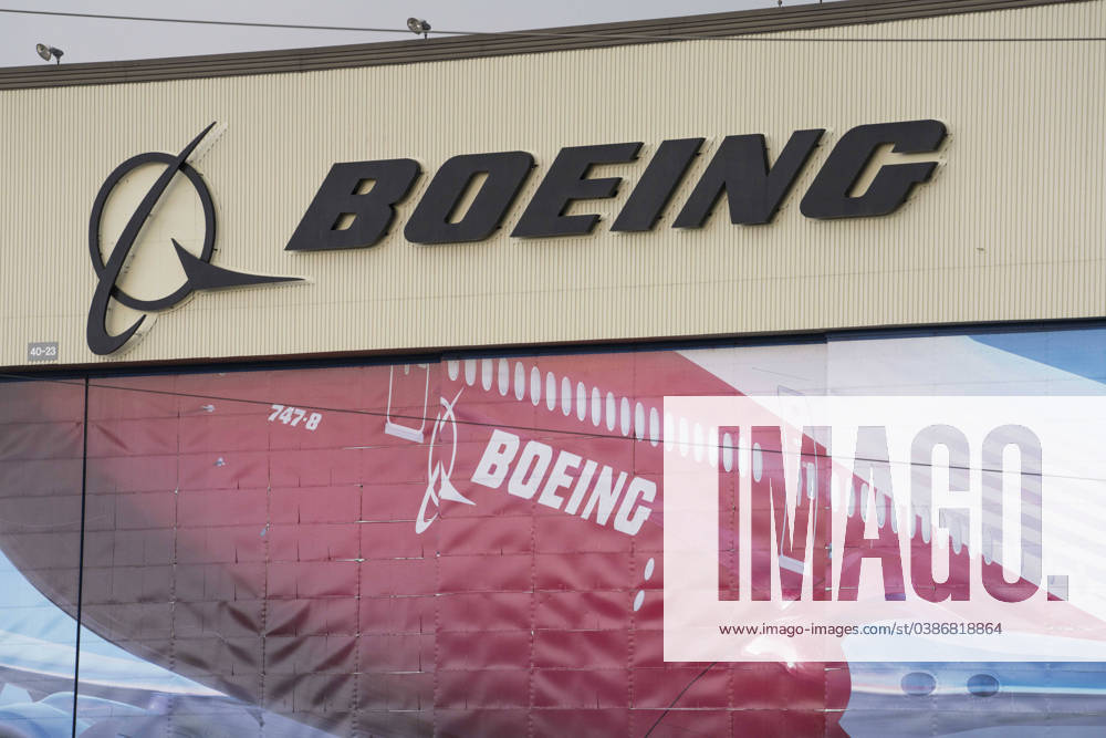 The Boeing logo and mural at The Boeing Everett Factory. The Boeing Everett factory is an airplane assembly facility operated by Boeing. The facility is one of the largest buildings in the world. After an incident with a Boeing 737 Max 9 airplane almost a week ago, the FAA has today announced an investigation into the company and its safety practices. Everett USA - ZUMAb344 20240111_znp_b344_009