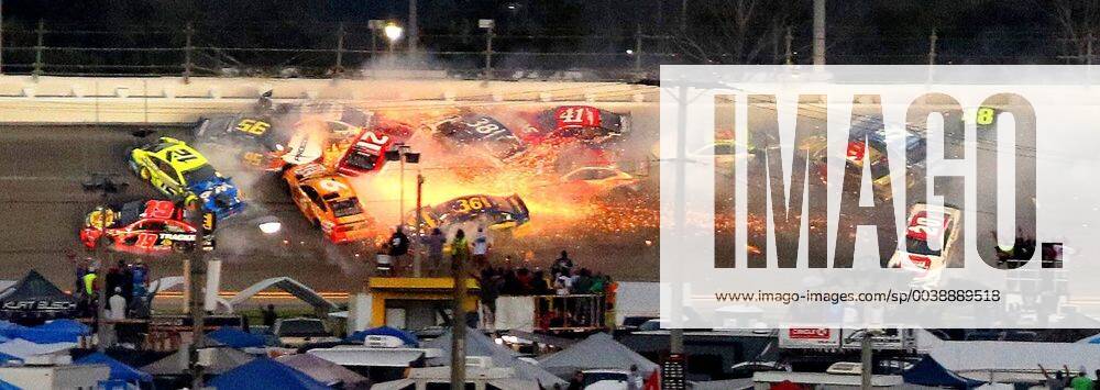 Daytona Beach, FL, USA - A major crash takes much of the field in the final stage of the Daytona 500, at Daytona International Speedway, Sunday, February 17, 2019. Daytona 500 - ZUMAm67_ 20190217_zaf_m67_092