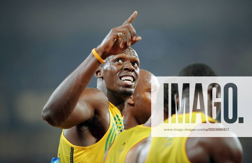 Jamaika ist Olympiasieger 2008 in der 4x100m Staffel - Usain Bolt (li.) jubelt - Leichtathletik OS Sommer Herren Olympische Spiele Peking 2008, Sommerspiele, 4x100m Staffel Gruppe Nationaltrikot Peking Freude,