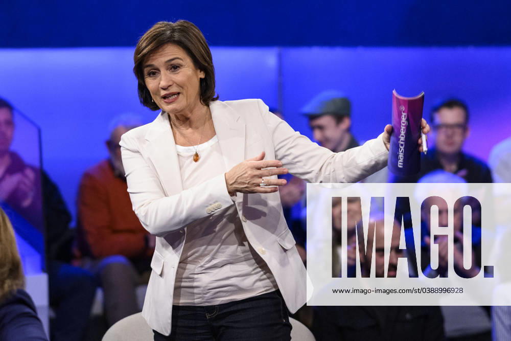 Sandra Maischberger, presenter, maischberger, Polittalk, TV, format, with presenter Sandra Maischberger, Das Erste, 16 01 2024, Photo HMB Media Julien Becker