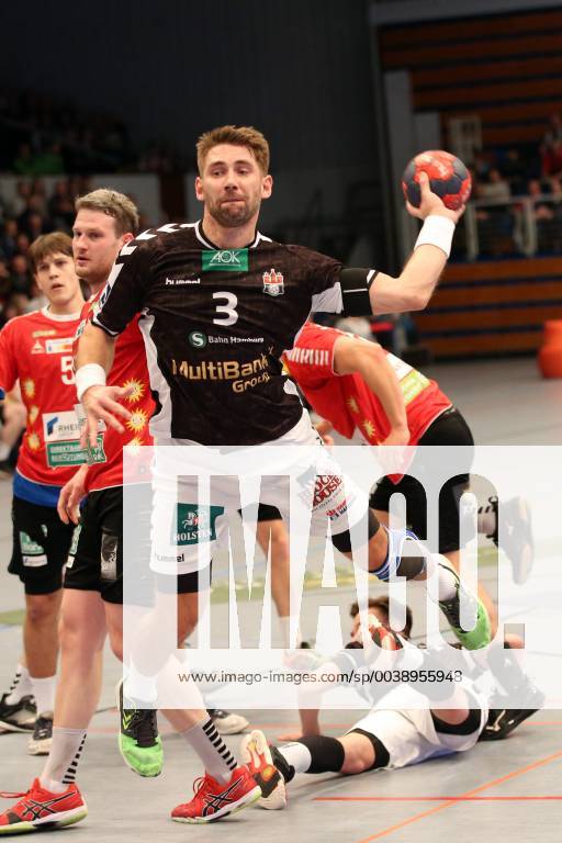 Handball 2 Handball Bundesliga 2018 2019 Handball Sportverein Hamburg vs. HC Rhein Vikings Bennet Johnen HC Rhein Vikings Stefan Schröder Handball Sportverein Hamburg successful goalscoring Sporthalle Hamburg Hamburg Hamburg