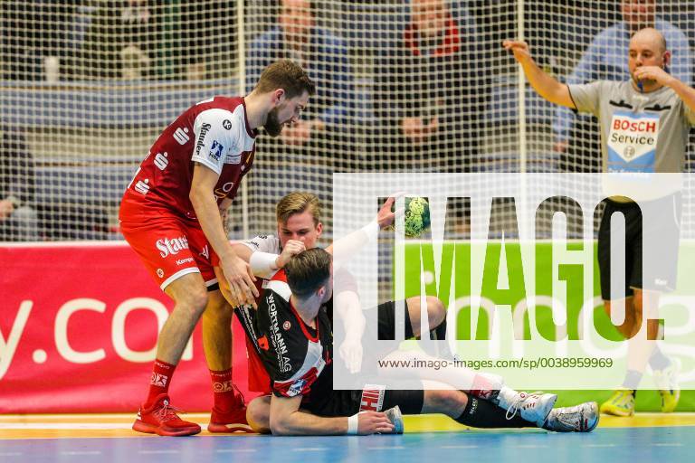 In the fight for the ball v l Tom Skroblien Essen 52 Luca Witzke Essen 7 and Jo Gerrit Genz Luebbecke 5 at the game TUSEM Essen vs TuS N Luebbecke Handball 2 Bundesliga 22 02 2019 TUSEM Essen vs TuS N Luebbecke Handball 2 Bundesliga 22 02 2019 Essen