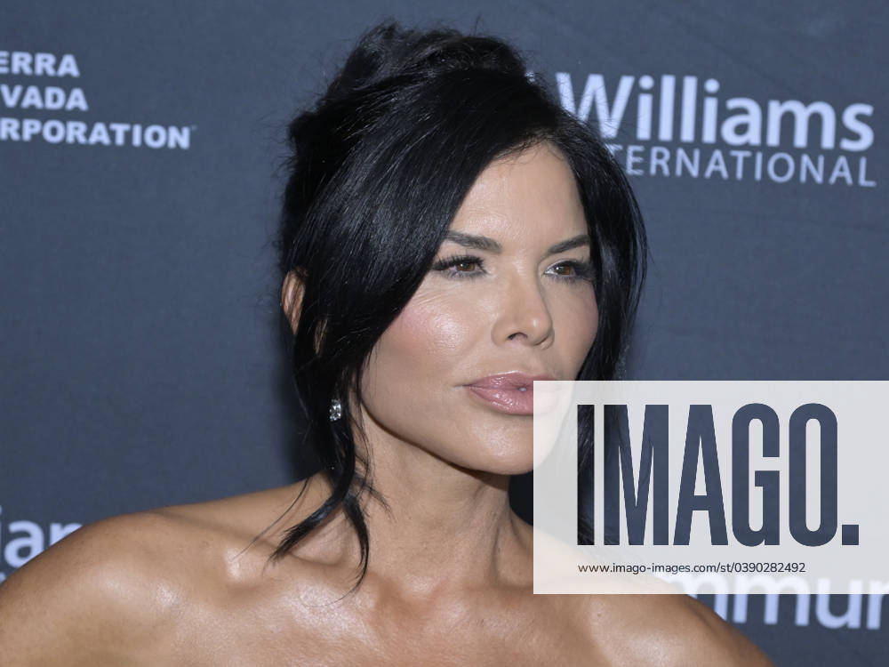Lauren Sanchez attends the 21st Living Legends of Aviation 2024. Beverly Hills United States - ZUMAb173 20240119_aap_b173_033
