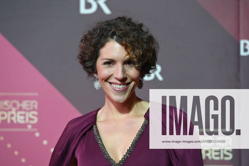 Eva Maria Reichert actress, single picture, cropped single motif, portrait, portrait red carpet, red carpet,Bavarian Film Award 2023 on 19 09 2024 at the Prinzregententheater in Munich
