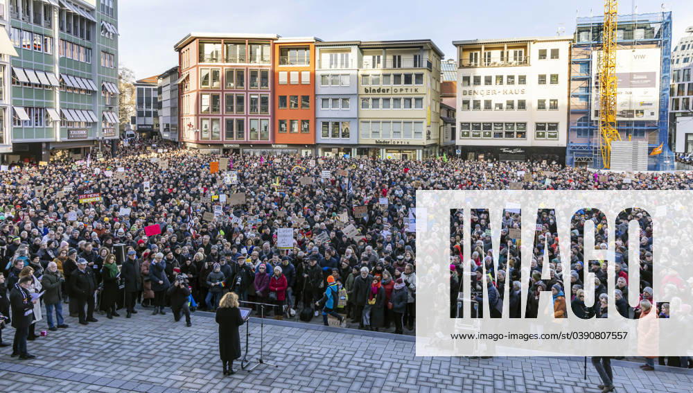 Another major demonstration in Stuttgart against the shift to the right in Germany Barbara Traub, spokeswoman of the board of the Jewish Religious Community of Württemberg during her speech Several thousand people gathered on the market squar