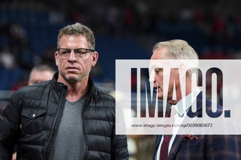 SAN ANTONIO, TX - FEBRUARY 17: Former Dallas Cowboy quarterback Troy Aikman and San Antonio Commanders general manager Daryl Johnston speak before the AAF game between the Orlando Apollos and the San Antonio Commanders on February 17, 2019 at the Alamodome in San Antonio, Texas. (Photo by Daniel Dunn Icon Sportswire) AAF: FEB 17 Orlando Apollos at San Antonio Commanders Icon190217034