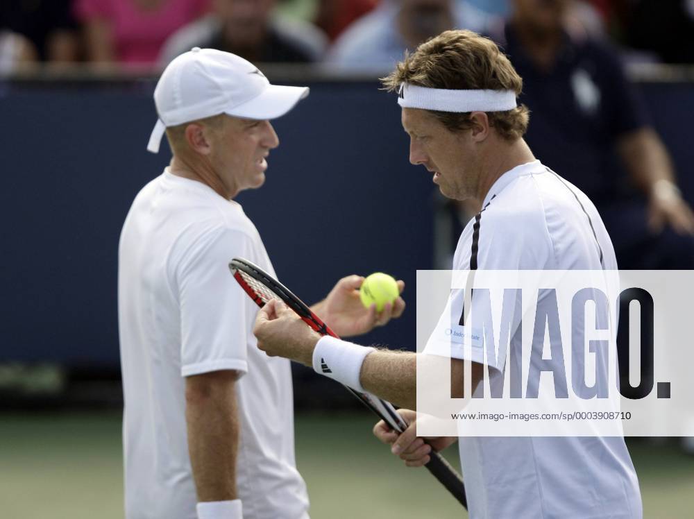 Kevin Ullyett (Zimbabwe, li.) und Jonas Björkman (Schweden) Tennis Herren US Open 2008, Grand Slam, ATP Tour Gruppe Flushing Meadow New York, NY N Y