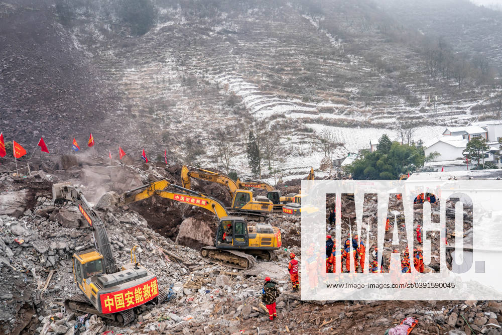 KW04 (240123) -- KUNMING, Jan. 23, 2024 -- Rescuers carry out rescue operations in Liangshui Village, Tangfang Town in the city of Zhaotong, southwest China s Yunnan Province, Jan. 23, 2024. ) Xinhua Headlines: All-out efforts in search of landslide survivors as death toll rises to 31 in SW China HuxChao