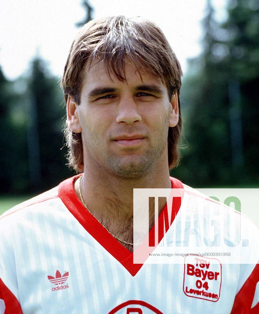 Ulf Kirsten (Bayer 04 Leverkusen) Fußball 1. BL Herren Saison 1990 1991, Vorstellung, Präsentation, Porträttermin, Pressetermin Porträt Leverkusen