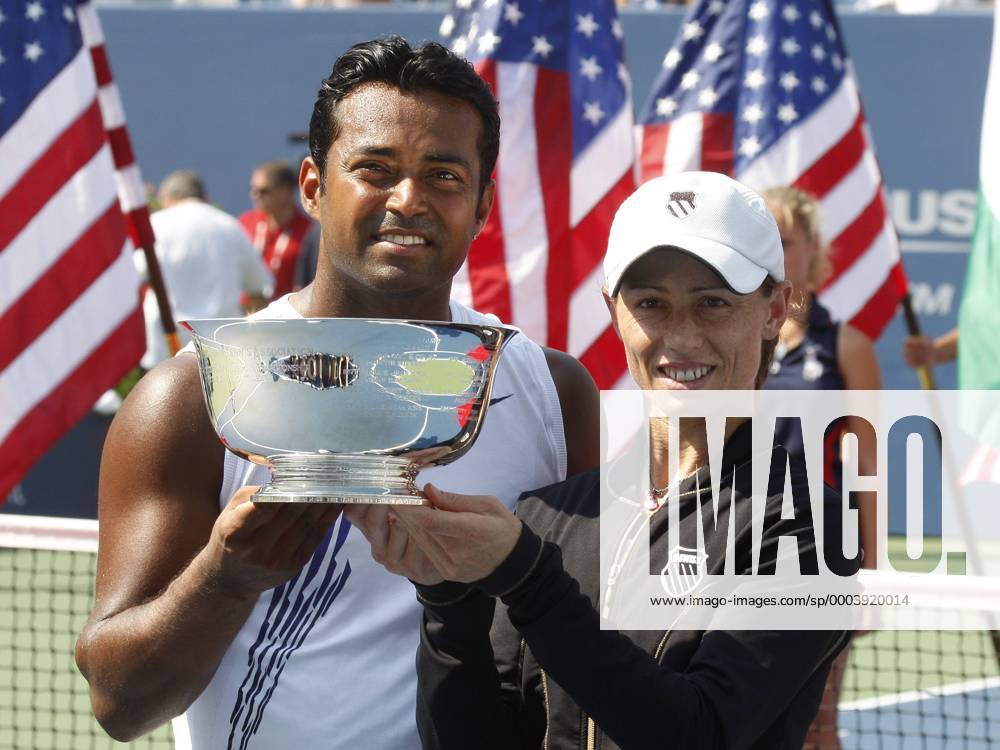 Leander Paes (Indien, li.) und Cara Black (Simbabwe) gewinnen die US Open 2008 im Mixed Tennis US Open 2008, Grand Slam, ATP Tour, WTA Tour Gruppe Flushing Meadow New York, NY N Y Freude,