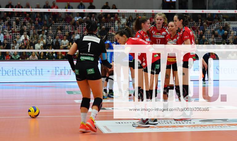 Disappointed faces at Dresdner SC Dresdner SC against Allianz MTV Stuttgart volleyball 1 Bundesliga women 1 league Margon Arena Dresden Bodenbacher Straße DSC season 2018 2019 07 03 2019
