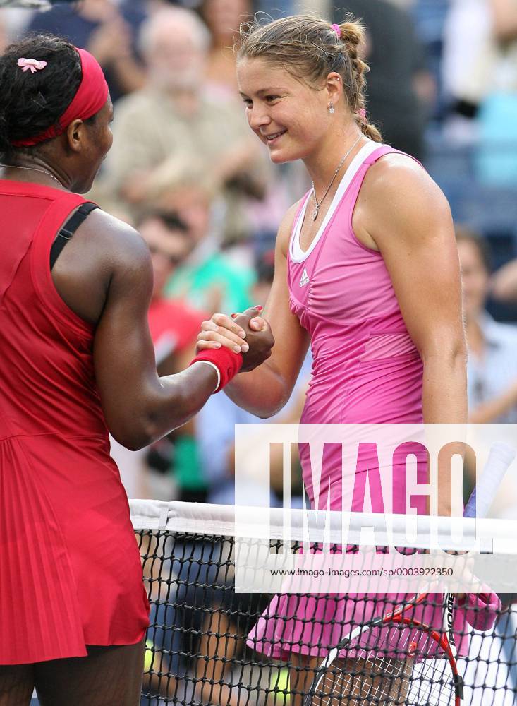 Dinara Safina (Rußland, re.) und Serena Williams (USA) - shakehands - Tennis Damen US Open 2008, Grand Slam, WTA Tour Gruppe Flushing Meadow New York, NY N Y Freude, Kameradschaft,