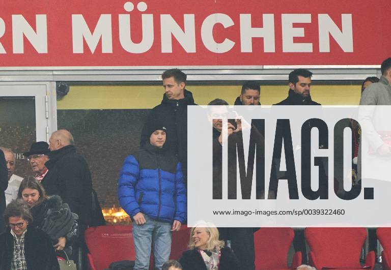 Markus SOEDER, bayerischer Ministerpraesident, Bayern, handy FC BAYERN MUNICH - FC LIVERPOOL 1-3 UEFA Football Champions League , Munich, March 13, 2019, Season 2018 2019, round of last 16, FCB, Reds, Bavaria, Photographer: Peter Schatz