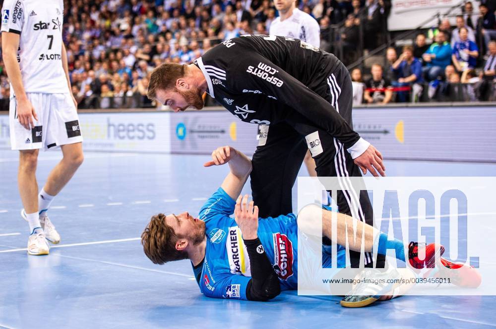 TVB 1898 Stuttgart THW Kiel Schimmelbauer Tobias TVB 1898 Stuttgart 2 Wolff Andreas THW Kiel 33 at the match in the Handball Bundesliga TVB 1898 Stuttgart THW Kiel Stuttgart 21 03 19 Handball 25 Matchday Baden Wuerttemberg Germany
