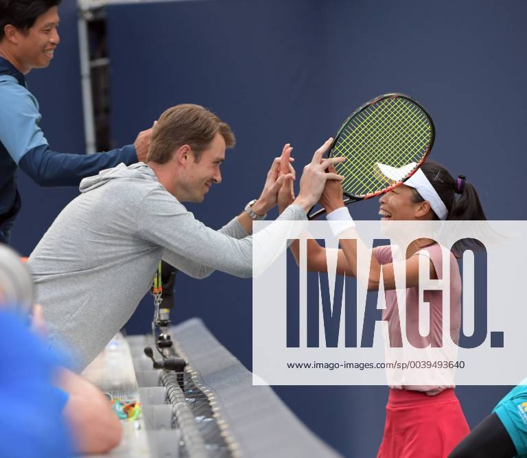 Miami Gardens, Florida, United States Of America - MIAMI GARDENS, FLORIDA - MARCH 23: Hsieh Su-wei Day 6 of the Miami Open Presented by Itau at Hard Rock Stadium. Japan s world number one Naomi Osaka was sent spinning to a crushing loss when Taiwan s 27th seeded Hsieh Su-wei defeated her in three absorbing sets at the Miami Open on Saturday on March 23, 2019 in Miami Gardens, Florida..People: Hsieh Su-wei. Miami Open 2019 - Day 6 - World No.1 Osaka stunned by Hsieh in Miami - ZUMAs214 20190323_zda_s214_105