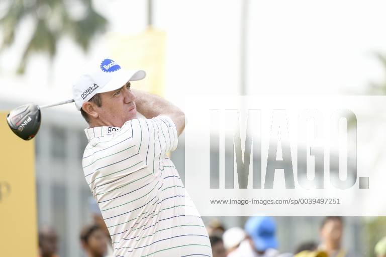 Kuala Lumpur, Malaysia - Scott Hend of Australia hits his tee-shot on the 1st hole on Day Four of the Maybank Championship at Saujana Golf and Country Club on March 24, 2019 in Kuala Lumpur, Malaysia. Maybank Championship 2019 - Day Four In Kuala Lumpur - ZUMAn230 20190324_zaa_n230_079
