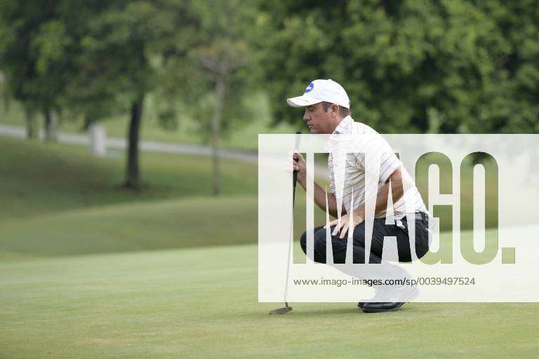 Kuala Lumpur, Malaysia - Scott Hend of Australia prepare his last put on the 18th hole on last day of the Maybank Championship 2019 at Saujana Golf and Country Club on March 24, 2019 in Kuala Lumpur, Malaysia. Scott Hend Wins The Maybank Championship 2019 - ZUMAn230 20190324_zaa_n230_123