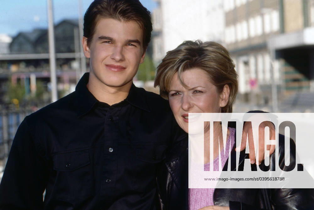 Carmen Nebel, deutsche Fernsehmoderatorin, und Sohn Gregor Nebel, Deutschland 2000. Deutschland