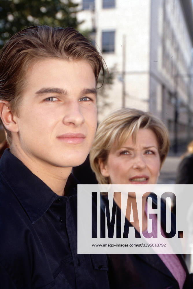 Carmen Nebel, deutsche Fernsehmoderatorin, und Sohn Gregor Nebel, Deutschland 2000. Deutschland
