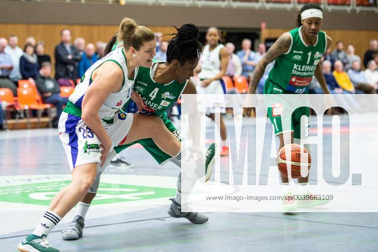 Flippo Baskets BG 74 Rutronik Stars Keltern Basketball Women DBBL Playoffs Quarterfinals Game 2 flippo Baskets BG 74 Rutronik Stars Keltern 03 04 2019 Göttingen Göttingens Klaudia Grudzien l plays against Kelterns Kim Pierre Louis M and Kelterns Jasmine Thomas Göttingen Niedersachsen Germany