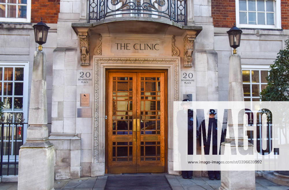 Police officers stand outside the private London Clinic as King Charles III is admitted for prostate treatment, the same hospital where Princess Catherine had her surgery. London United Kingdom - ZUMAs197 20240126_aaa_s197_057