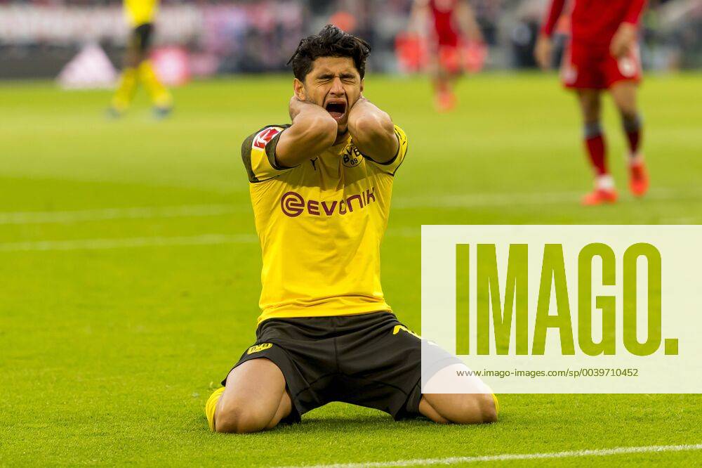 GER 1 FBL FC Bayern Muenchen vs Borussia Dortmund 06 04 2019 Allianz Arena Muenchen GER 1 FBL FC Bayern Muenchen vs Borussia Dortmund DFL regulations prohibit any use of photographs as image sequences and or quasi video in picture Mahmoud Dahoud BVB 19 after missed chance nordphotox xStraubmeier nph00004