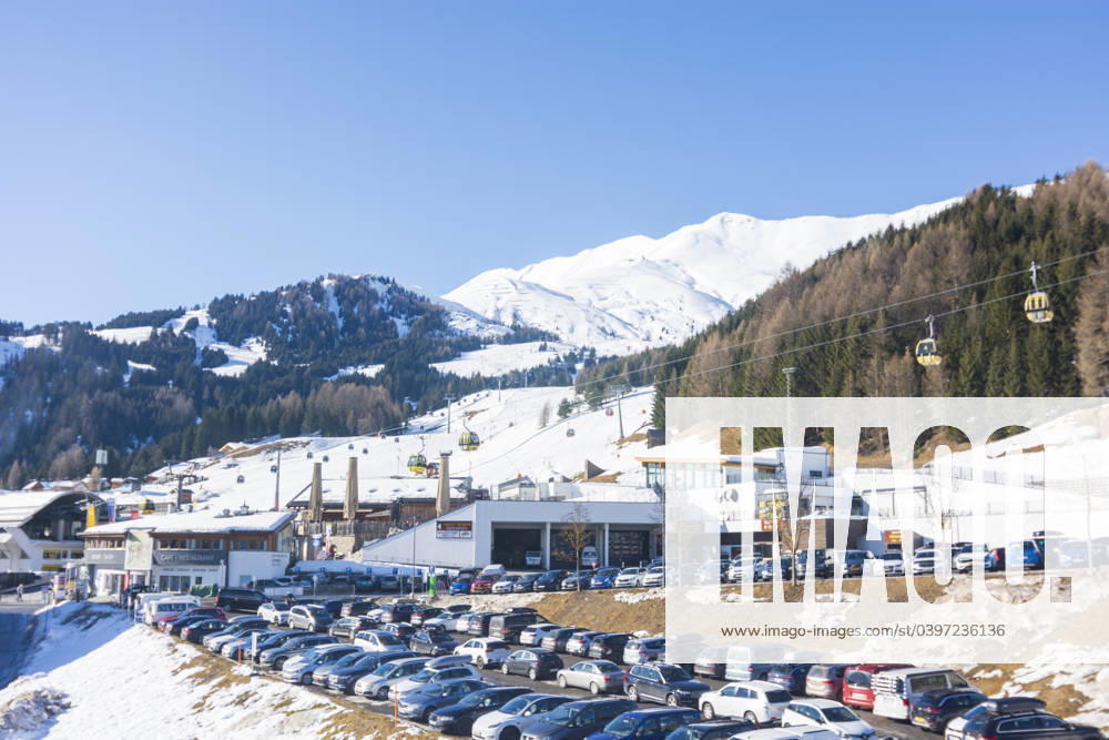 Ski lifts, ski slope, downhill skiing, Samnaun Alps