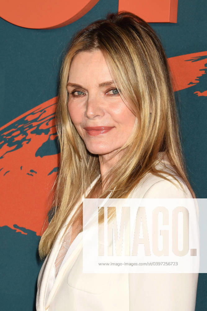 Michelle Pfeiffer arriving at the Environmental Media Associatios EMA Awards Gala on 27 01 2024 in Los Angeles EMA Awards Gala 2024 in Los Angeles