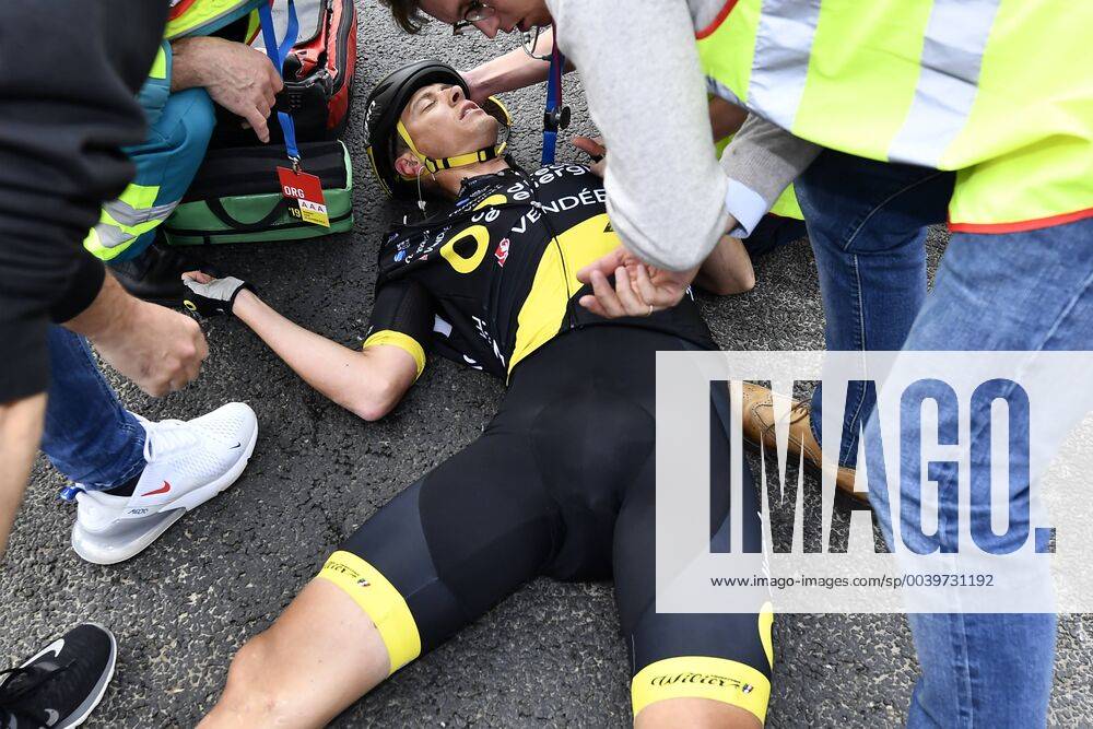 KW14 Dutch Niki Terpstra of Direct Energie lies injured on the road after a crash during the 103rd edition of the Ronde van Vlaanderen - Tour des Flandres - Tour of Flanders one day cycling race, 270,1km from Antwerp to Oudenaarde, Sunday 07 April 2019. DIRKxWAEM x05563379x