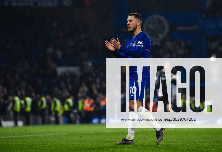 Football - 2018 2019 Premier League - Chelsea vs. West Ham United Chelsea s Eden Hazard celebrates at the final whistle after their 2-0 victory, at Stamford Bridge. COLORSPORT ASHLEY WESTERN