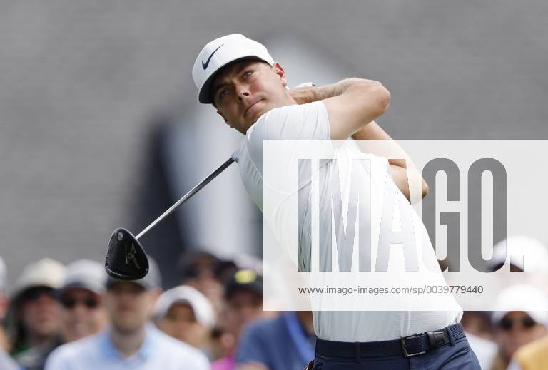 Bryson Dechambeau hits a tee shot on the 1st hole at practice on the Tuesday before the 2019 Masters Tournament at Augusta National Golf Club in Augusta, Georgia, on April 9, 2019. AUG20190409117 JOHNxANGELILLO