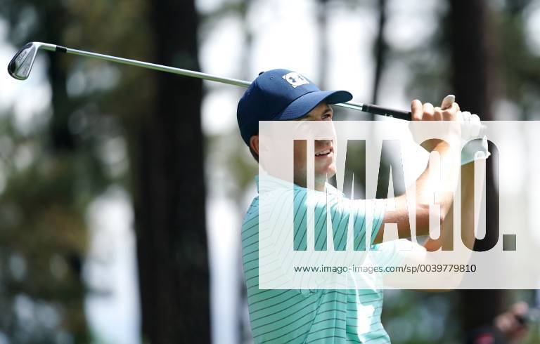 Jordan Spieth watches his hit off the 3rd tee during a practice round before the 2019 Masters Tournament at Augusta National Golf Club in Augusta, Georgia, on April 9, 2019. AUG20190409309 KEVINxDIETSCH