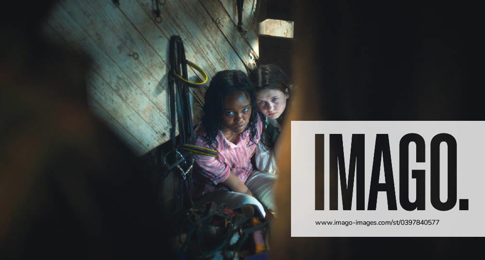 (from left) Angela Fielding (Lidya Jewett) and Katherine (Olivia Marcum) in The Exorcist: Believer (2023), directed by David Gordon Green. Photo credit: Universal Pictures