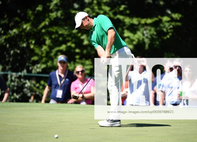 Rory McIlroy of Northern Ireland putts at practice on the Wednesday before the 2019 Masters Tournament at Augusta National Golf Club in Augusta, Georgia, on April 10, 2019. AUG20190410904 KEVINxDIETSCH