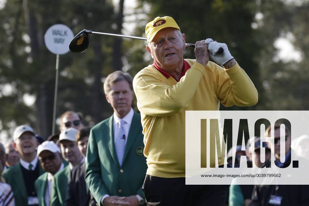Jack Nicklaus hits the ceremonial first tee shot with Gary Player before the first round at the 2019 Masters Tournament at Augusta National Golf Club in Augusta, Georgia, on April 11, 2019. AUG20190411109 JOHNxANGELILLO