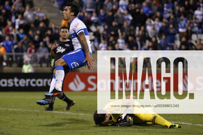 Futbol, Universidad Catolica vs Libertad. Copa Libertadores 2019 El jugador de Universidad Catolica Edson Puch controla el balon contra Libertad. durante el partido del grupo H de Copa Libertadores en el estadio San Carlos de Apoquindo. Santiago de Chile 10 04 2019 Javier Torres Photosport Football, Universidad Catolica vs Libertad. Copa Libertadores Championchip 2019 Universidad Catolica s player Edson Puch, controls the ball against Libertad during group H for Copa Libertadores Championship held at San Carlos de Apoquindo stadium. Santiago, Chile. 10 04 2019 Javier Torres Photosport Universidad Catolica vs Libertad, Copa Libertadores 2019