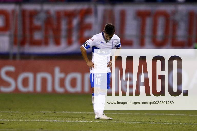 Futbol, Universidad Catolica vs Libertad. Copa Libertadores 2019 Los jugadores de Universidad Catolica se lamentan luego de perder contra Libertad el partido del grupo H de Copa Libertadores en el estadio San Carlos de Apoquindo. Santiago de Chile. 10 04 2019 Javier Torres Photosport Football, Universidad Catolica vs Libertad. Copa Libertadores Championchip 2019 Universidad Catolica s players react after losing against Libertad during group H for Copa Libertadores Championship held at San Carlos de Apoquindo stadium. Santiago, Chile. 10 04 2019 Javier Torres Photosport Universidad Catolica vs Libertad, Copa Libertadores 2019