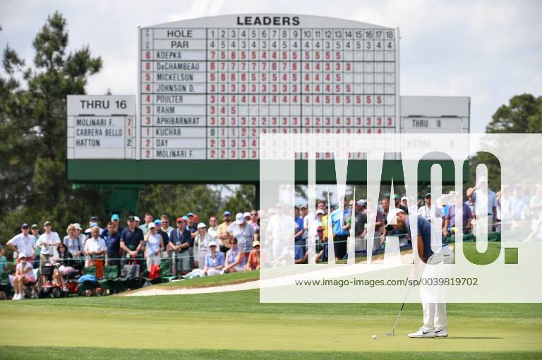 Francesco Molinari putts on the 17th green during the second round of the Masters Tournament at Augusta National Golf Club in Augusta, Georgia, on April 12, 2019. AUG20190412333 KEVINxDIETSCH